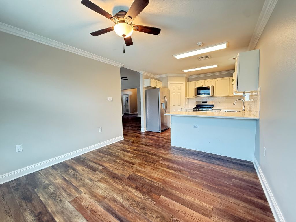 Building Photo - 107 Highland Ave
