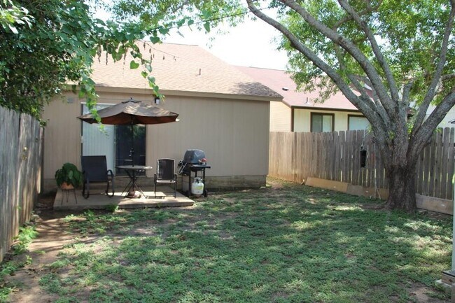 Building Photo - 13355 Water Oak Ln