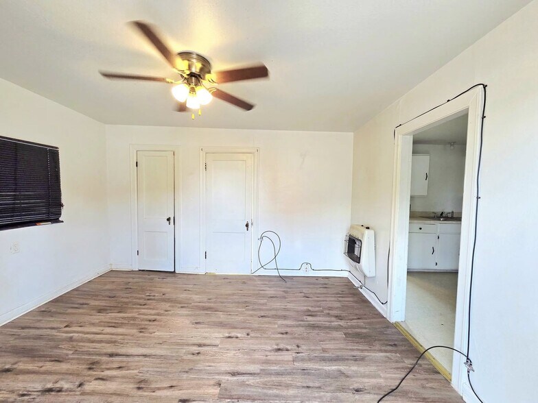 Building Photo - 1008 Runnels St