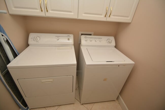 Building Photo - Furnished townhome! Located in Plantation ...