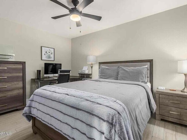 Building Photo - 6583 N 79th Pl