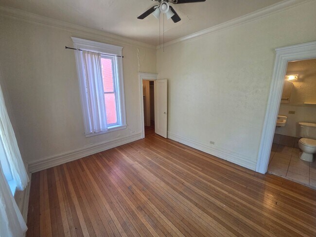 Building Photo - Charming 1-Bedroom Apartment in Denver's Capitol Hill Neighborhood