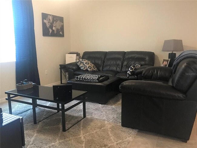 Building Photo - 3804 Silverlake Way