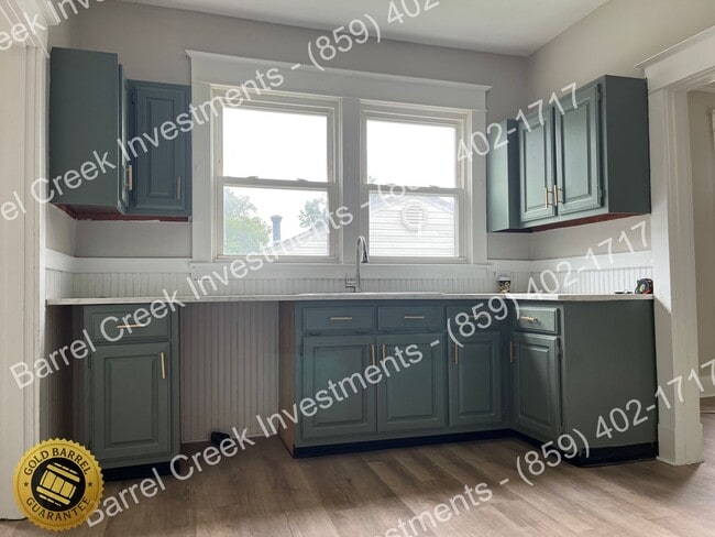Building Photo - 4-Bed 1.5-Bath House + 2-Car Garage