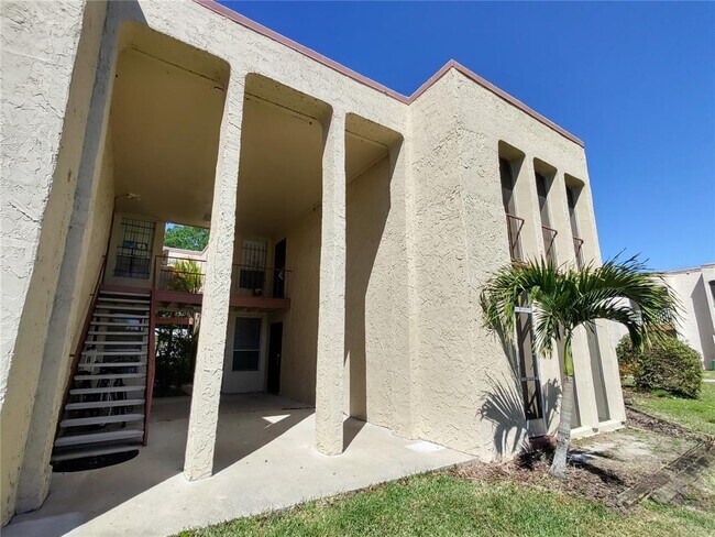 Building Photo - 538 Orange Dr