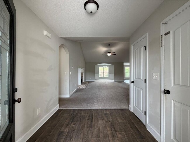 Building Photo - 624 River Mist Cir