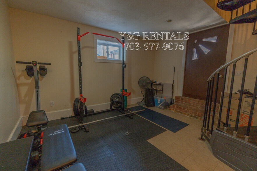 Building Photo - 364 Highland Ave