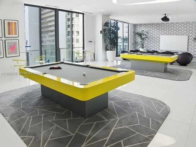 Building Photo - 501 NE 31st St