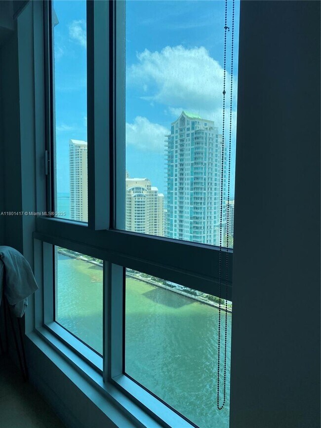 Building Photo - 300 S Biscayne Blvd