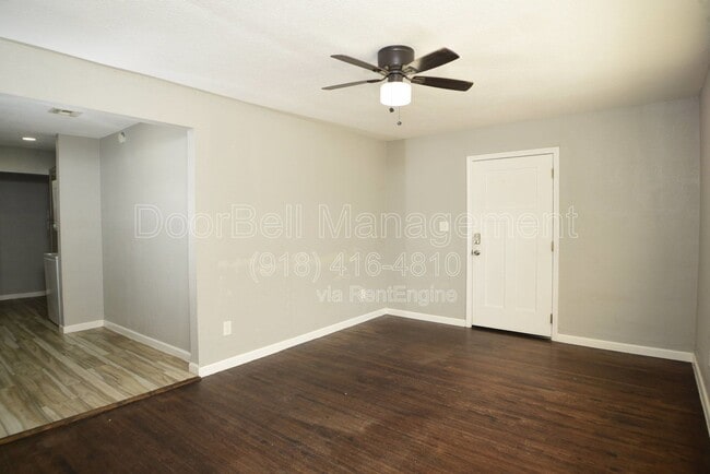 Building Photo - 613 E Xyler St