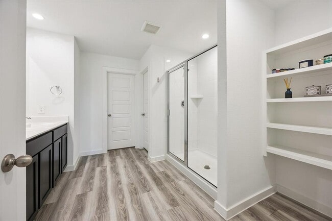 Building Photo - 3215 Creston Gate Dr