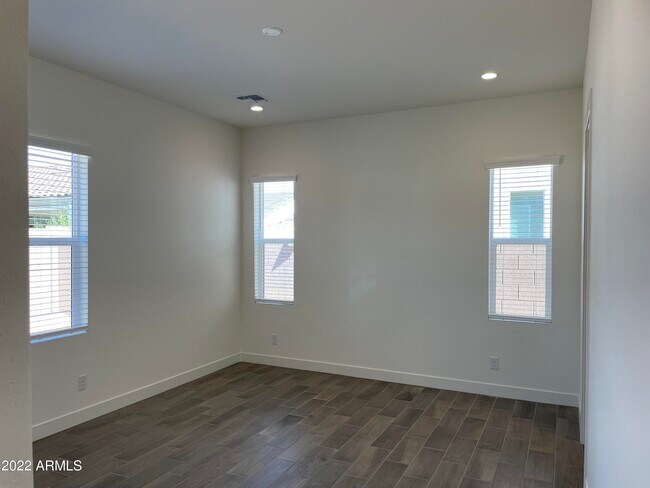 Building Photo - 17250 W Edinburg St