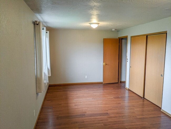 Building Photo - 4528-4532 Poinsettia St NE