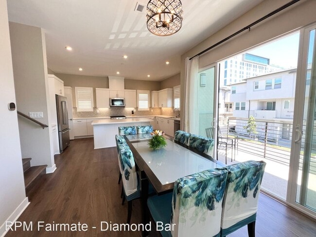 Building Photo - Four Levels of Modern Luxury Living in Ana...