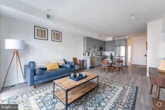 Building Photo - 521 N 41st St
