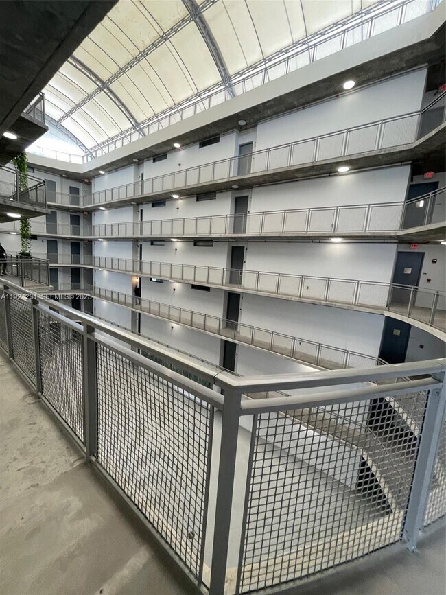 Building Photo - 455 NE 25th St