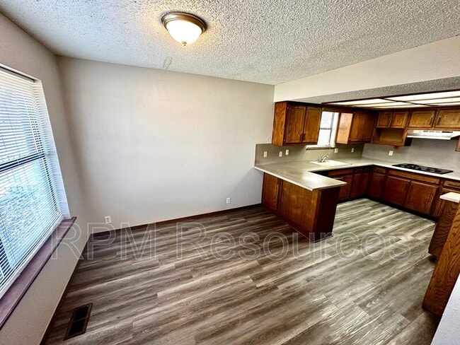 Building Photo - 2813 Greenfield Dr