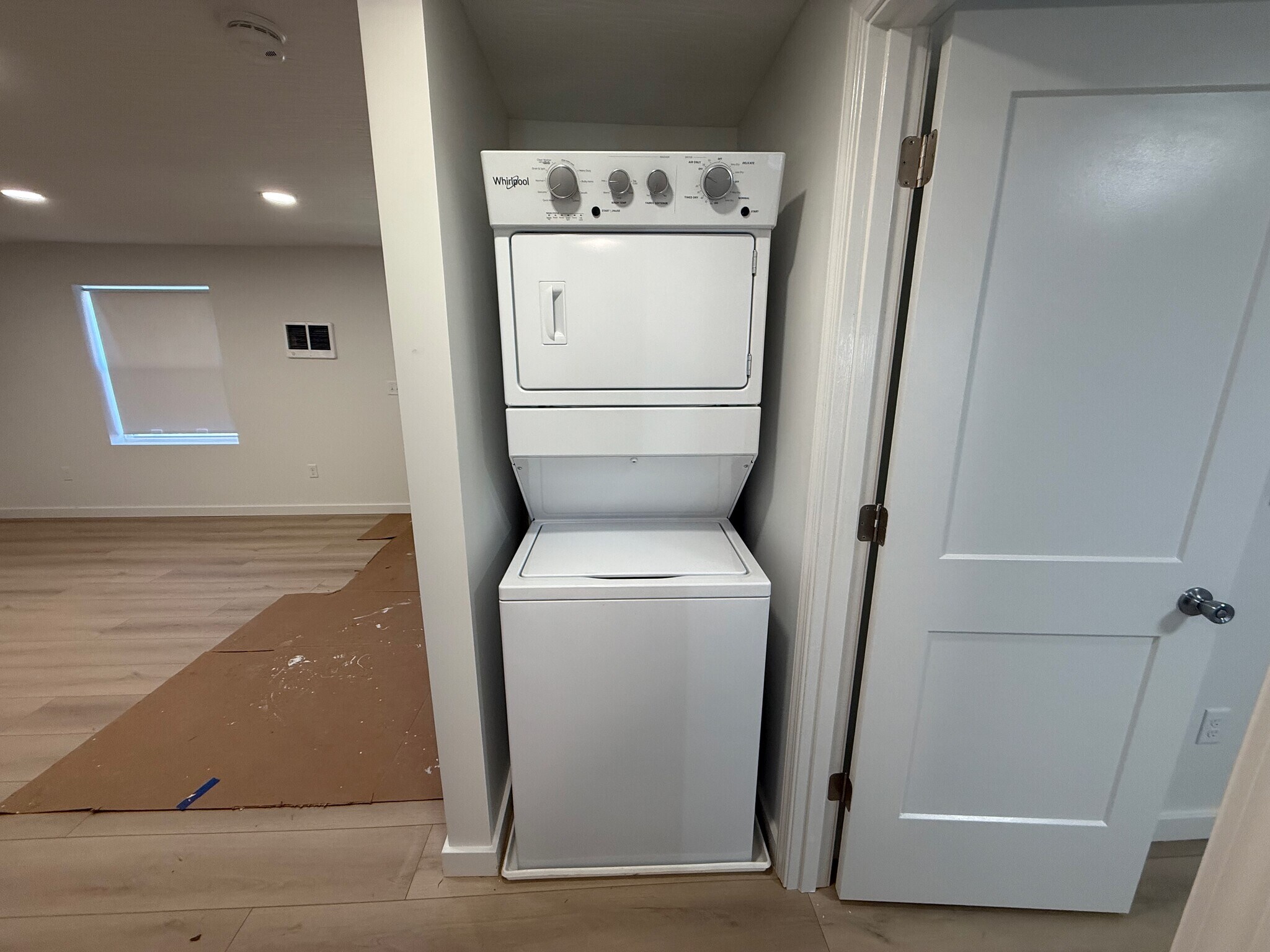 Building Photo - 418 Oak St