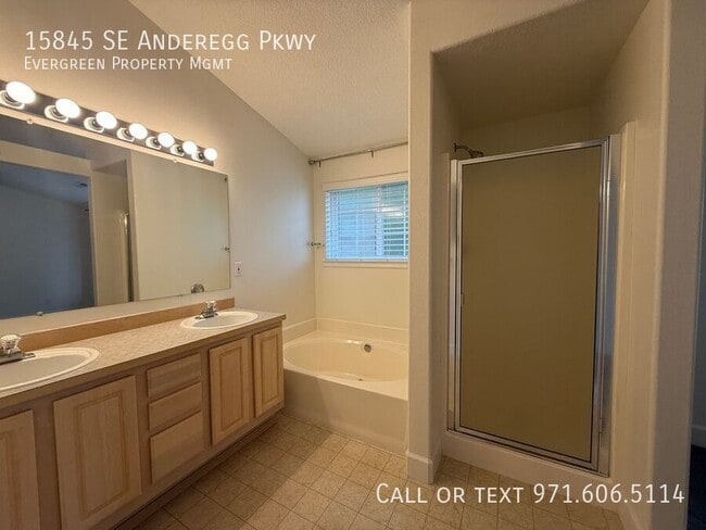 Building Photo - 15845 SE Anderegg Pkwy