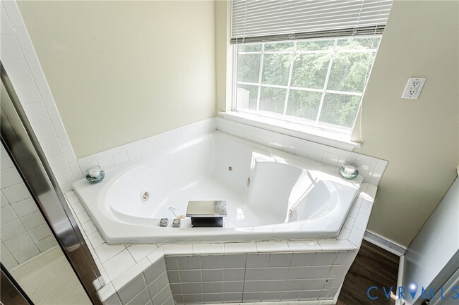 Building Photo - 811 Kiefer Field Ct