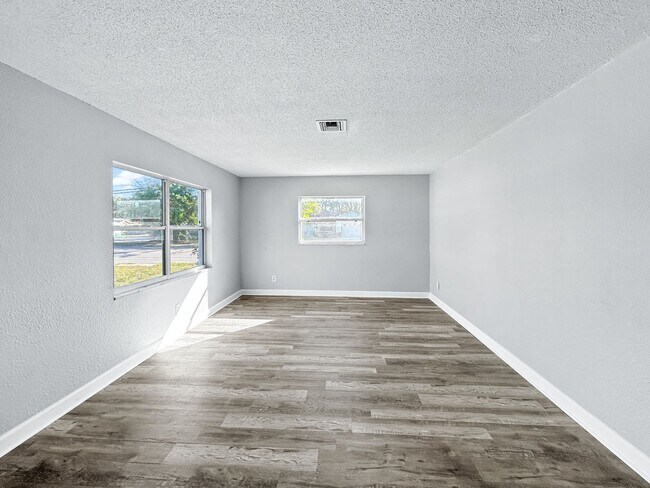 Building Photo - Charming Unfurnished Pinellas Park Home with Private Backyard! 3bed | 1 bath