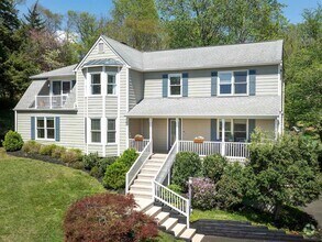 Building Photo - 1720 Franklin Dr