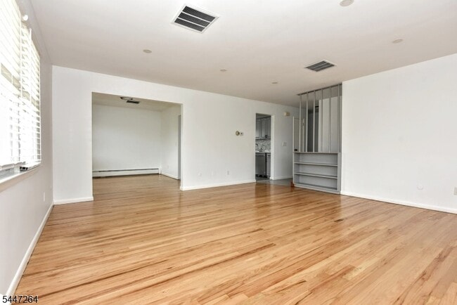 Building Photo - 398 Mayer Ct