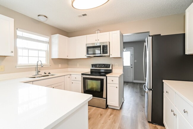 Building Photo - 4728 Aldersbrook Dr