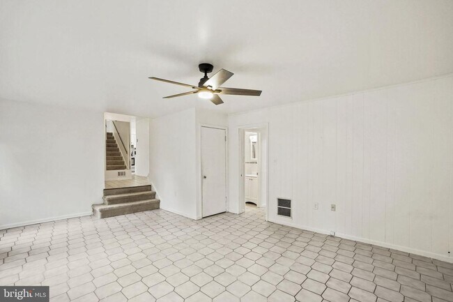 Building Photo - 9086 Brook Ford Rd