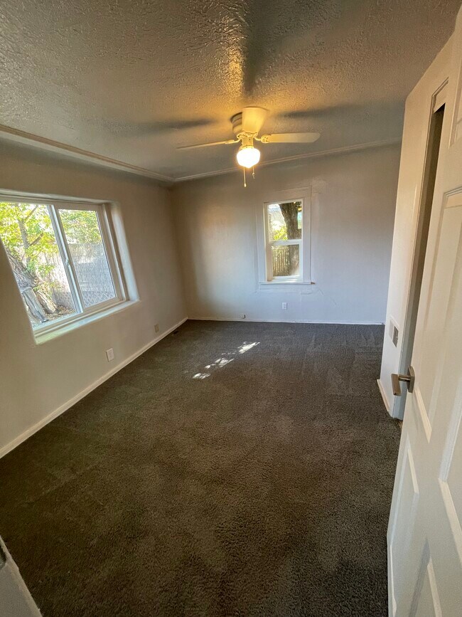 Building Photo - Barelas