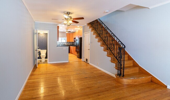 Building Photo - Three Bed Newbold Townhome