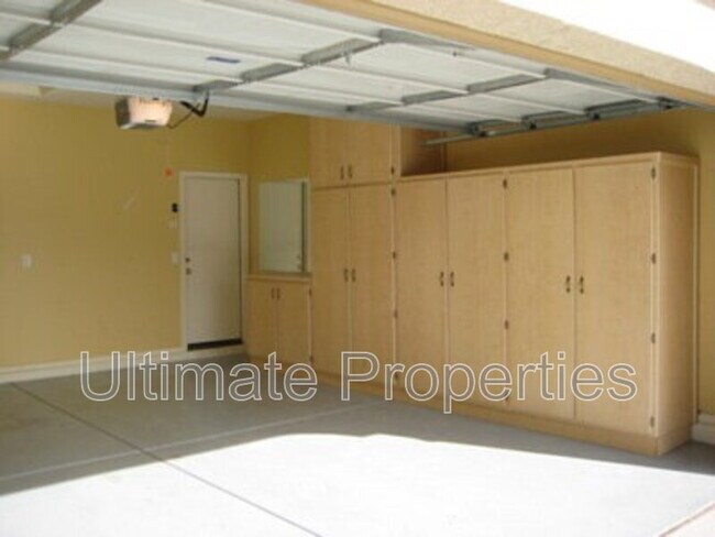 Building Photo - 14230 W Calavar Rd
