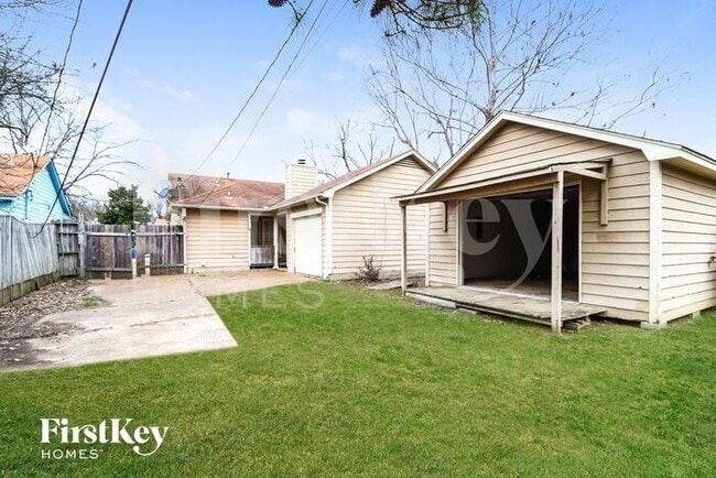 Building Photo - 6000 Chadwell Rd