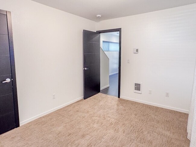 Building Photo - 4146 25th Ave SW