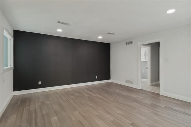 Building Photo - 9447 Viewside Dr
