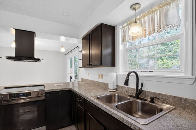 Building Photo - 11530 Tomahawk Trail W