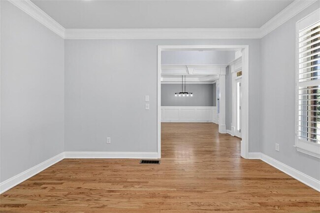 Building Photo - 4537 Grandview Pkwy