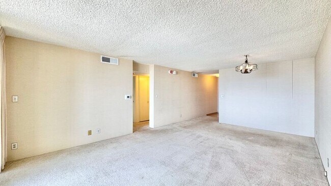 Building Photo - 1600 Ala Moana Blvd