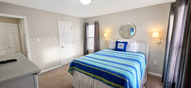 Building Photo - 2421 Beachview Dr