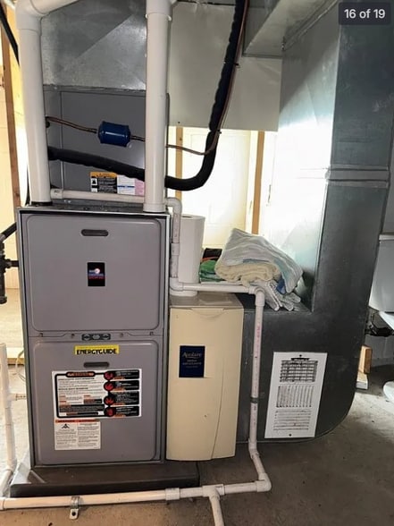 Building Photo - 635 Valley St