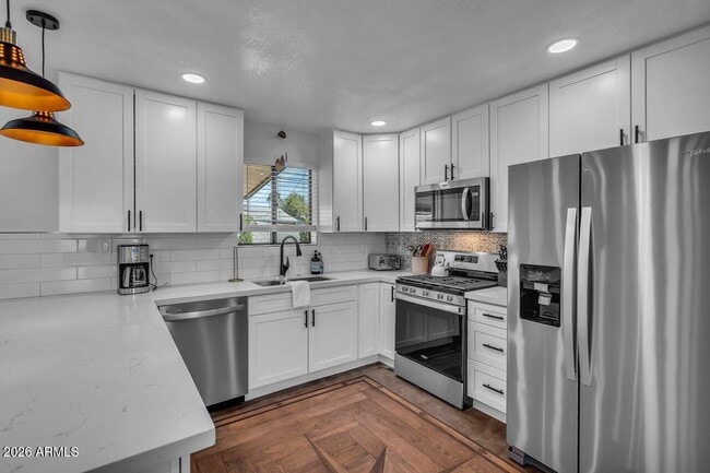 Building Photo - 1207 W 15th St