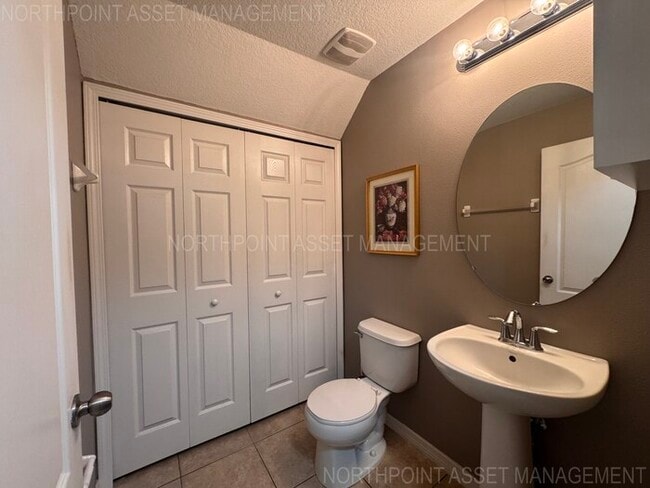 Building Photo - FURNISHED Summerfield Townhome