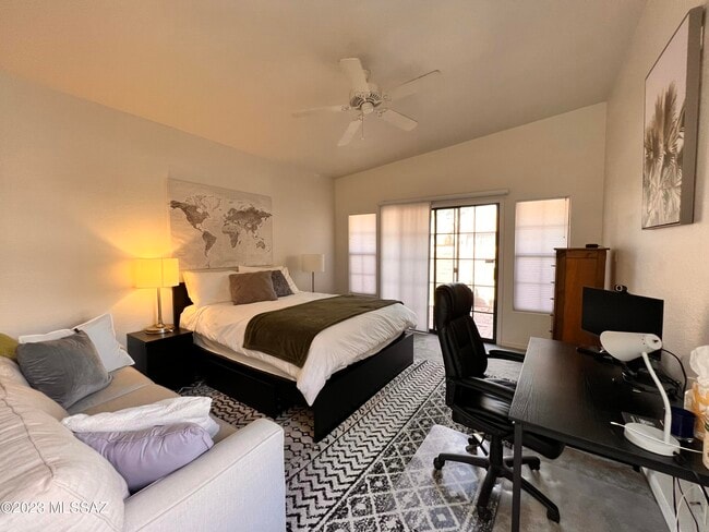 Building Photo - 5848 Bright Star Dr