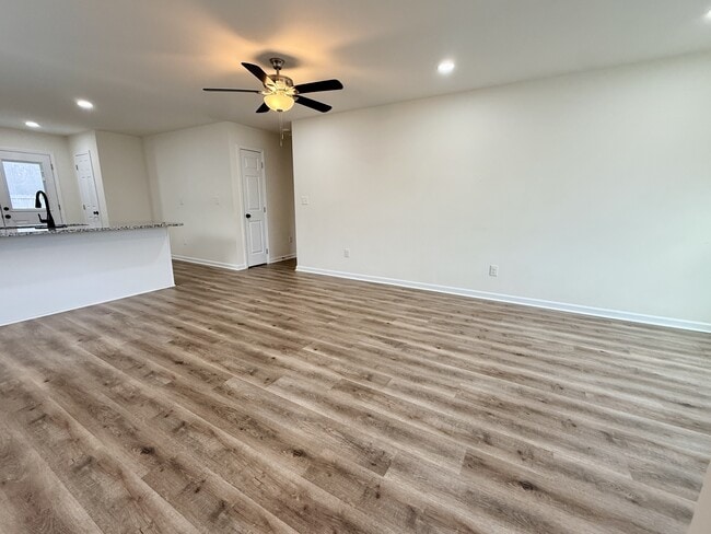 Building Photo - 103 Oakwood Meadows Dr