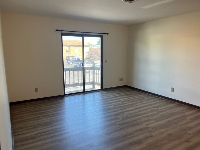Building Photo - 2 Bed, 1 Bath - In Harrisonburg!