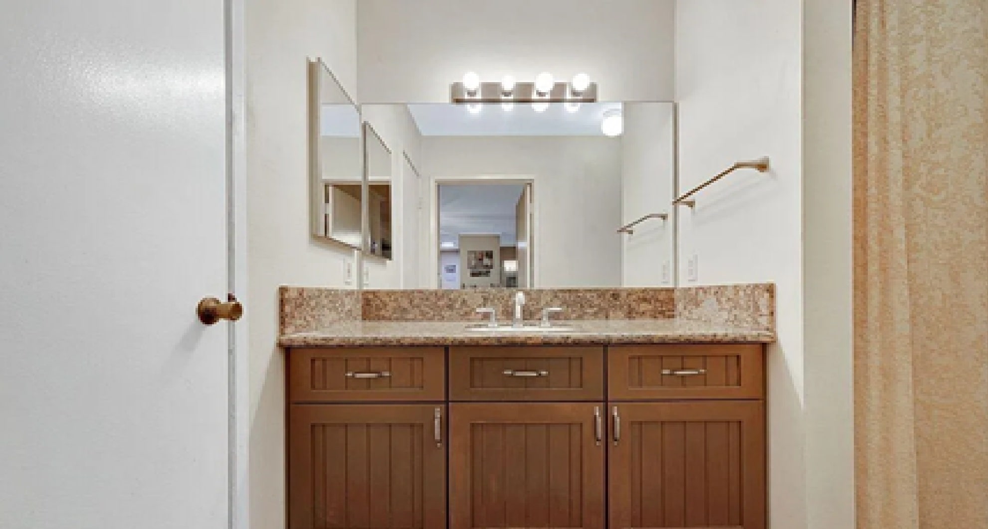 Building Photo - 5460 White Oak Ave