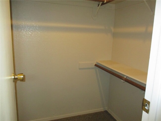 Building Photo - 1715 La Entrada Dr