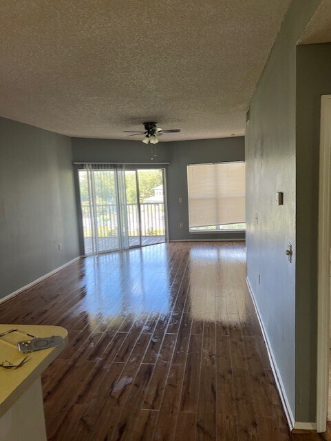 Building Photo - 10110 Winsford Oak Blvd