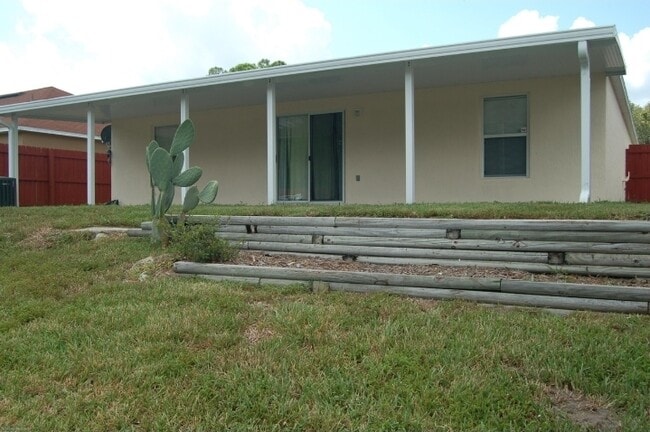 Building Photo - 7403 Overland Park Blvd W