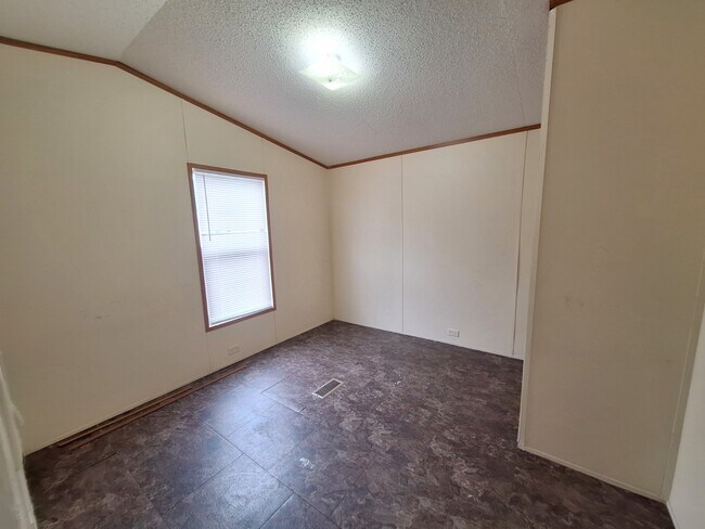 Building Photo - 1134 Kelly Dr